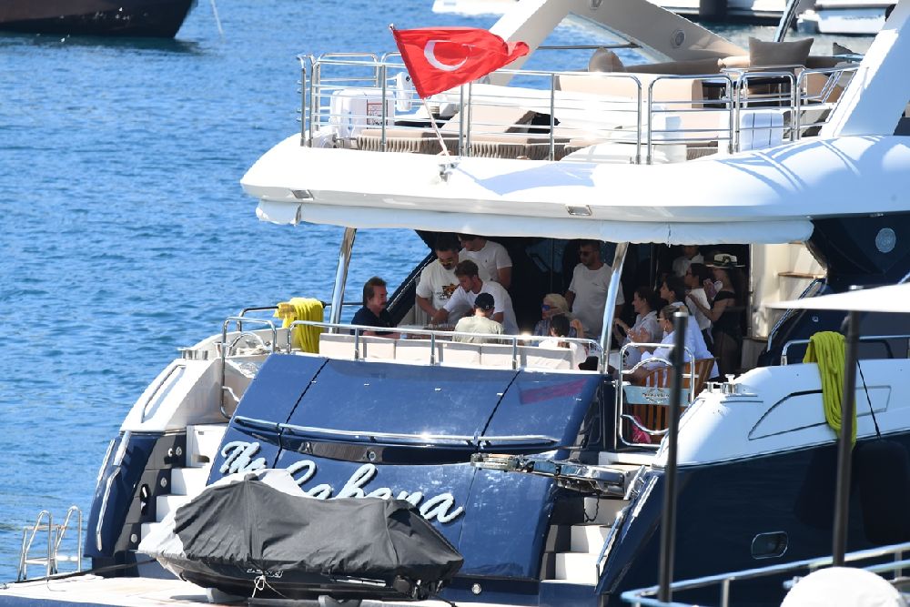 Gelenek bozulmadı! Orhan Gencebay'ın doğum günü Bodrum'da kutlandı