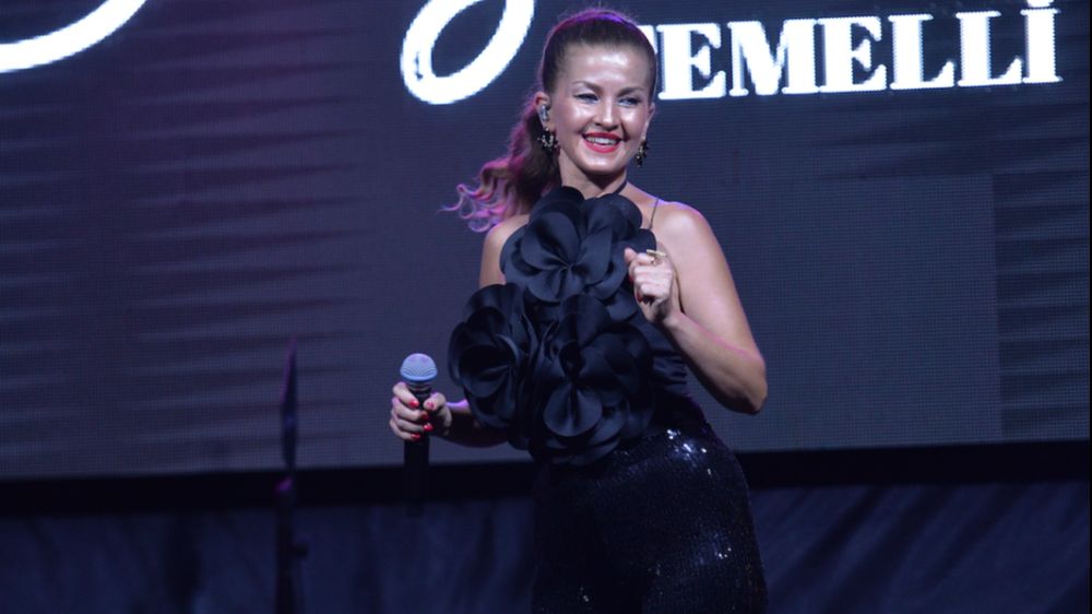 Genç yeteneklere sahne açıyor