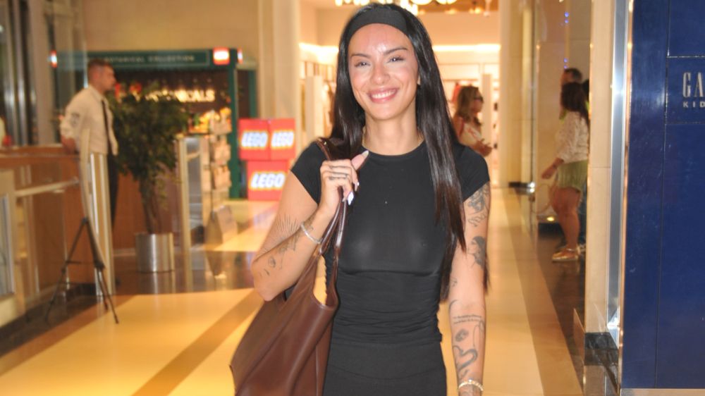 Pelinay İgit'in AVM'de spor tarzı!