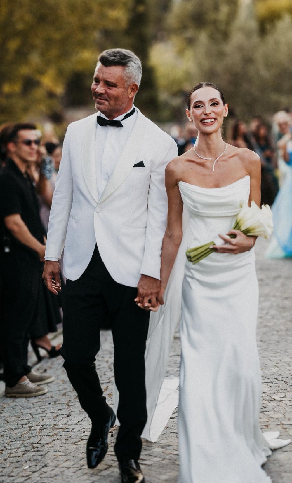 Sadettin Saran’ın kızı Lal Saran, Tolga İrdem ile Assos’ta evlendi