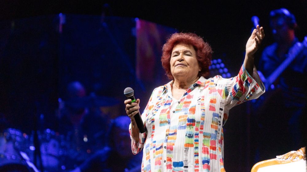Çim Konserleri’nde Selda Bağcan rüzgarı esti