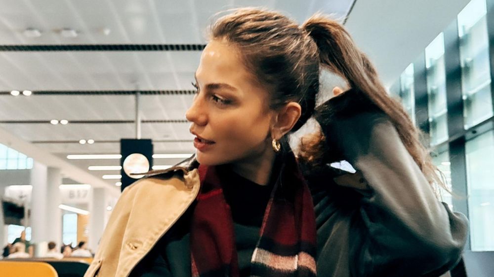 Demet Özdemir defile için Londra'ya gitti