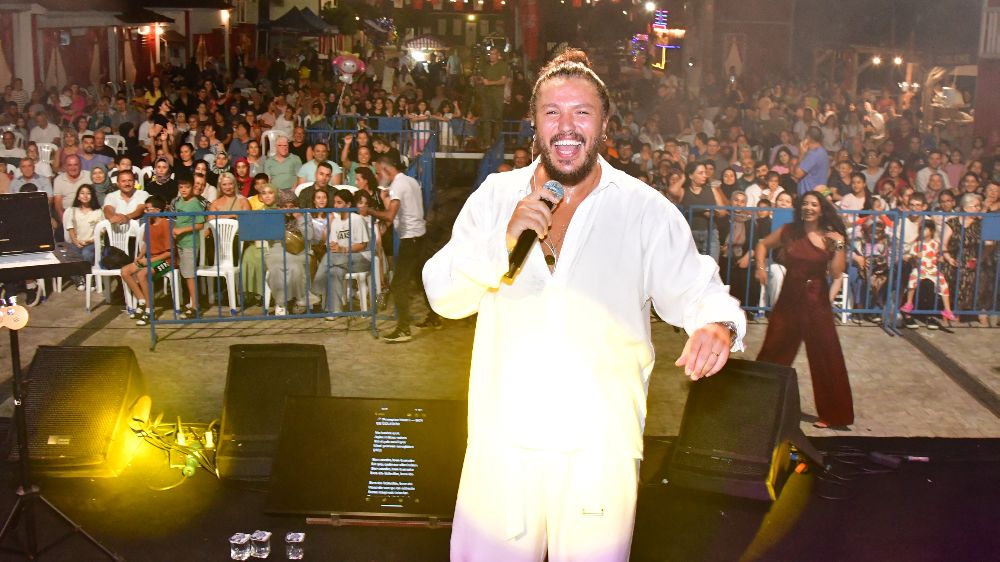 Engin Demircioğlu’na Antalya’da "enişte" sevgisi