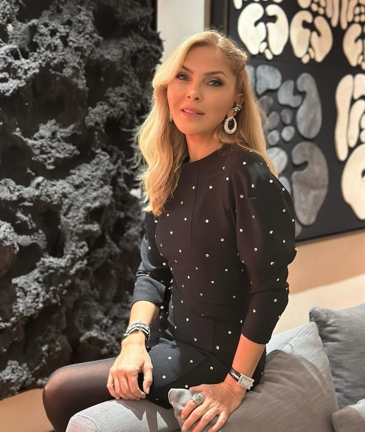 Hande Erçel ile Hakan Sabancı'nın ayrılmasına sebep olarak gösterilen Arzu Sabancı sessizliğini ilk kez bozdu!