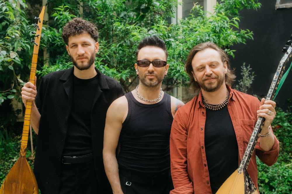 Ko Shin Moon ve Mabel Matiz imzasıyla yeni tekli