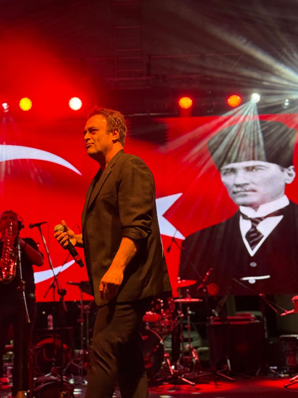 Kutsi ile Tekirdağ’da Zafer Bayramı şöleni!