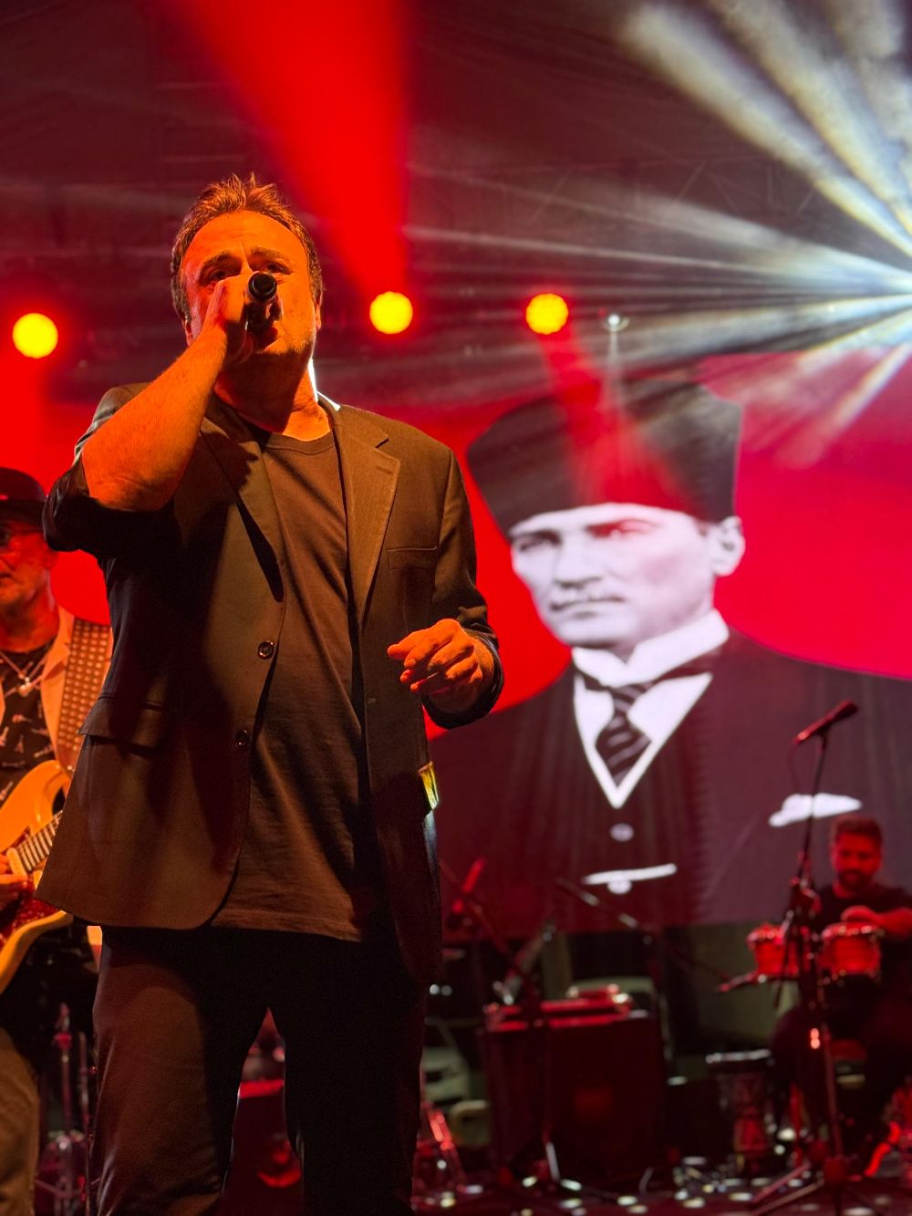 Kutsi ile Tekirdağ’da Zafer Bayramı şöleni!