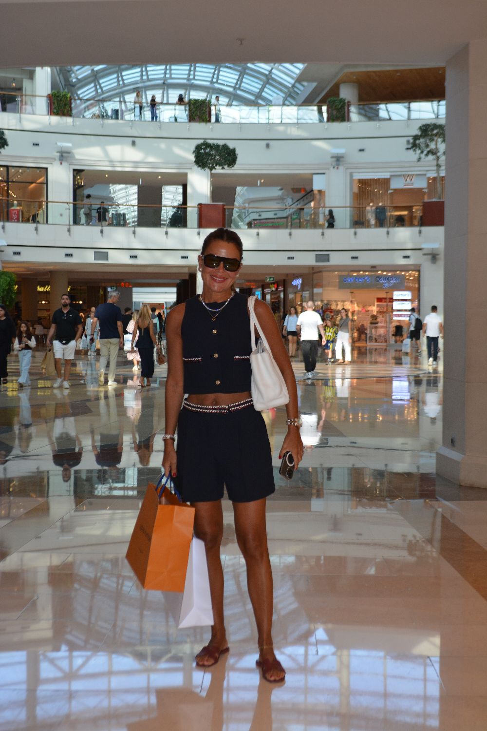 Özlem Yıldız'ın AVM tarzı