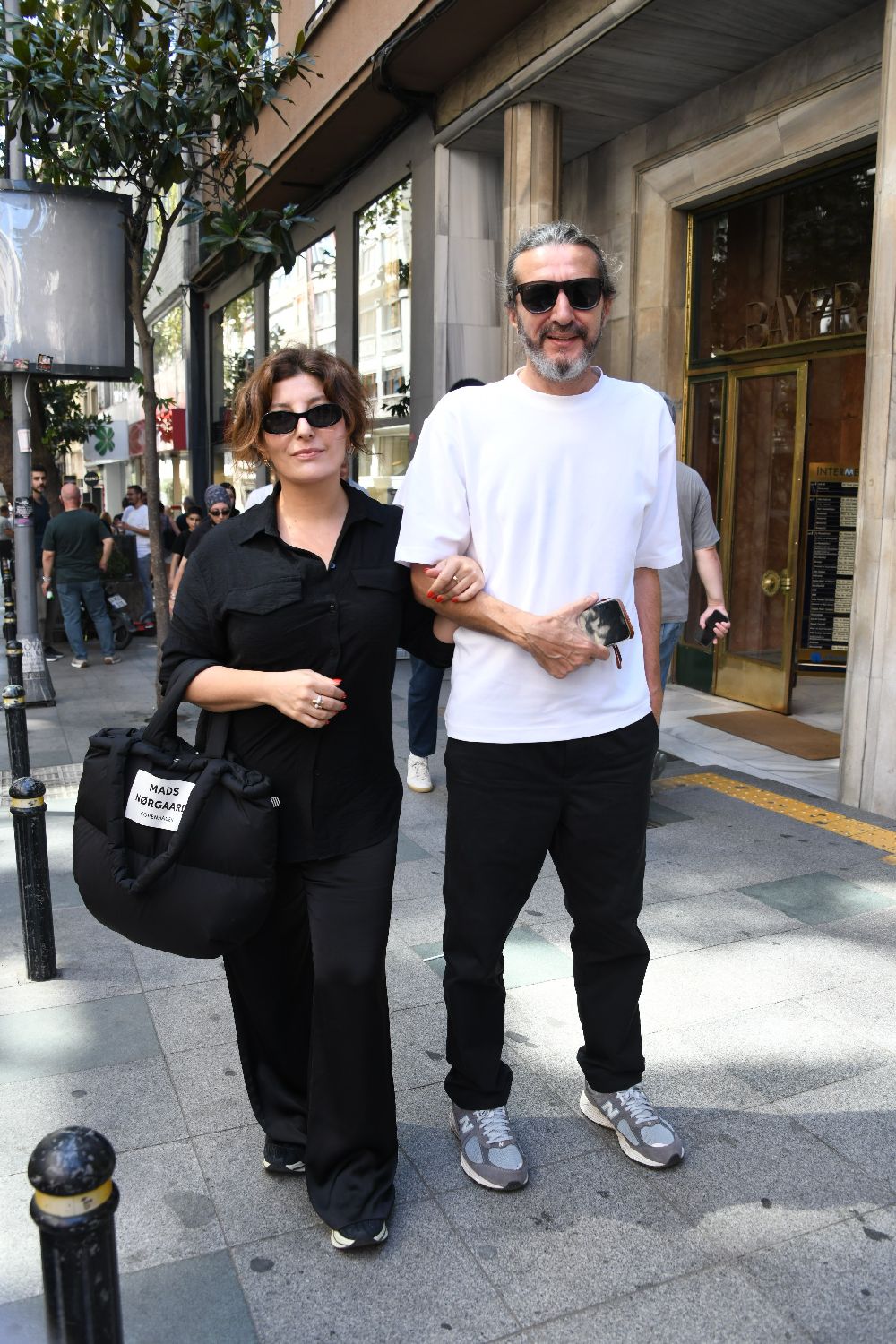 Şebnem Bozoklu ve eşi Kanat Atkaya doktor kontrolüne giderken görüntülendi