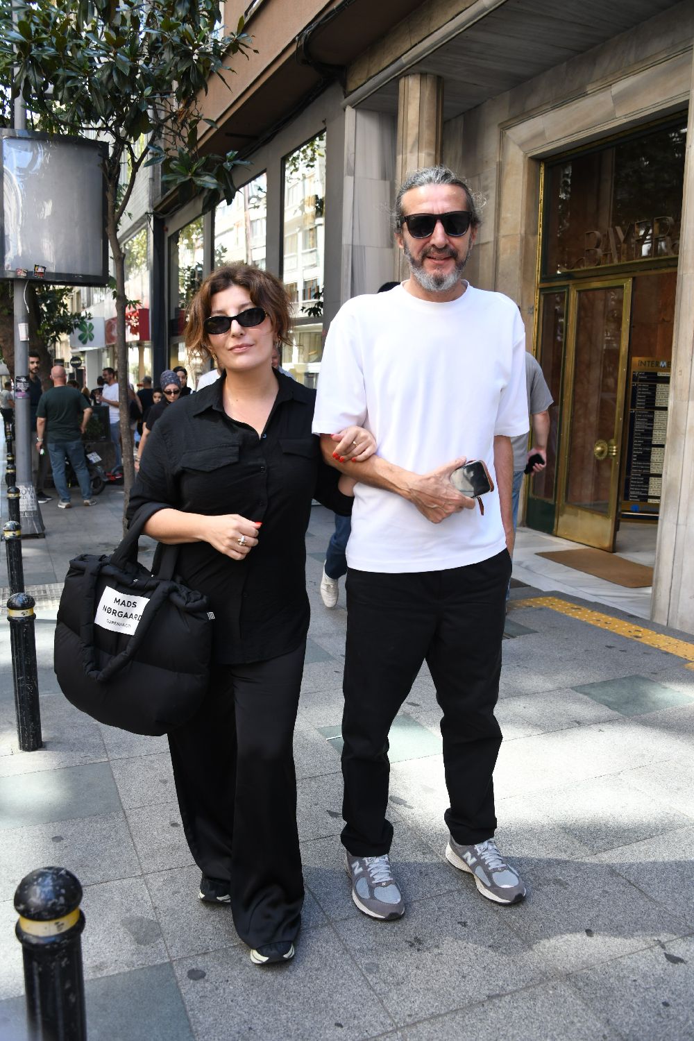 Şebnem Bozoklu ve eşi Kanat Atkaya doktor kontrolüne giderken görüntülendi