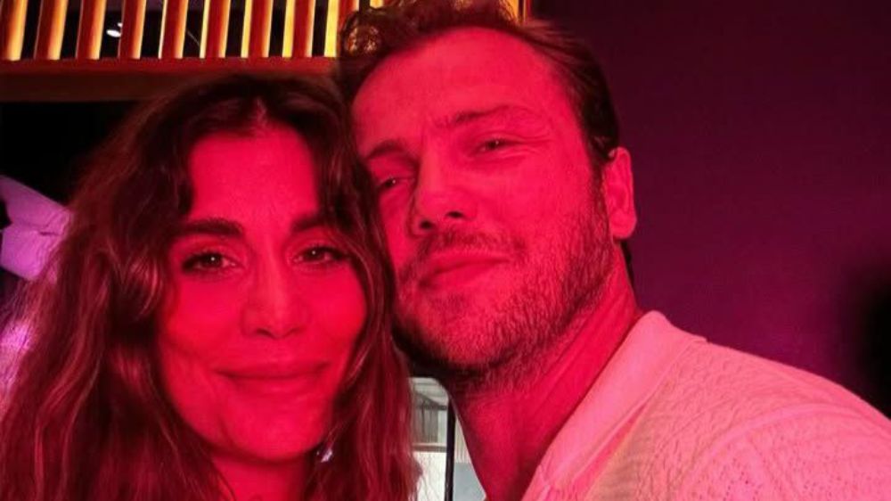 Tolga Sarıtaş ve Zeynep Mayruk'un bebekleri Ali dünyaya geldi