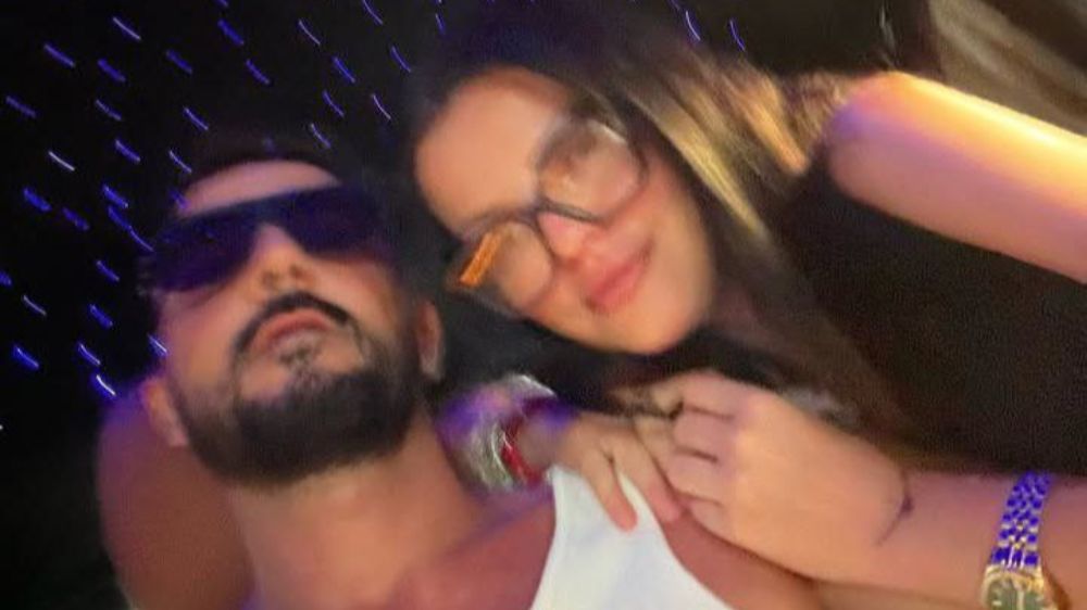 Ünlü şarkıcı Gökhan Özen aşkını Instagram'dan ilan etti