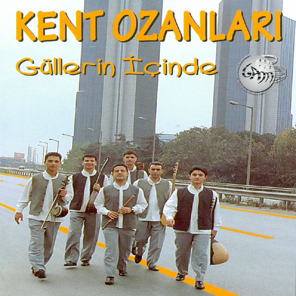 Ahmet Kaya dostlarının sesiyle AKM sahnesinde anılıyor