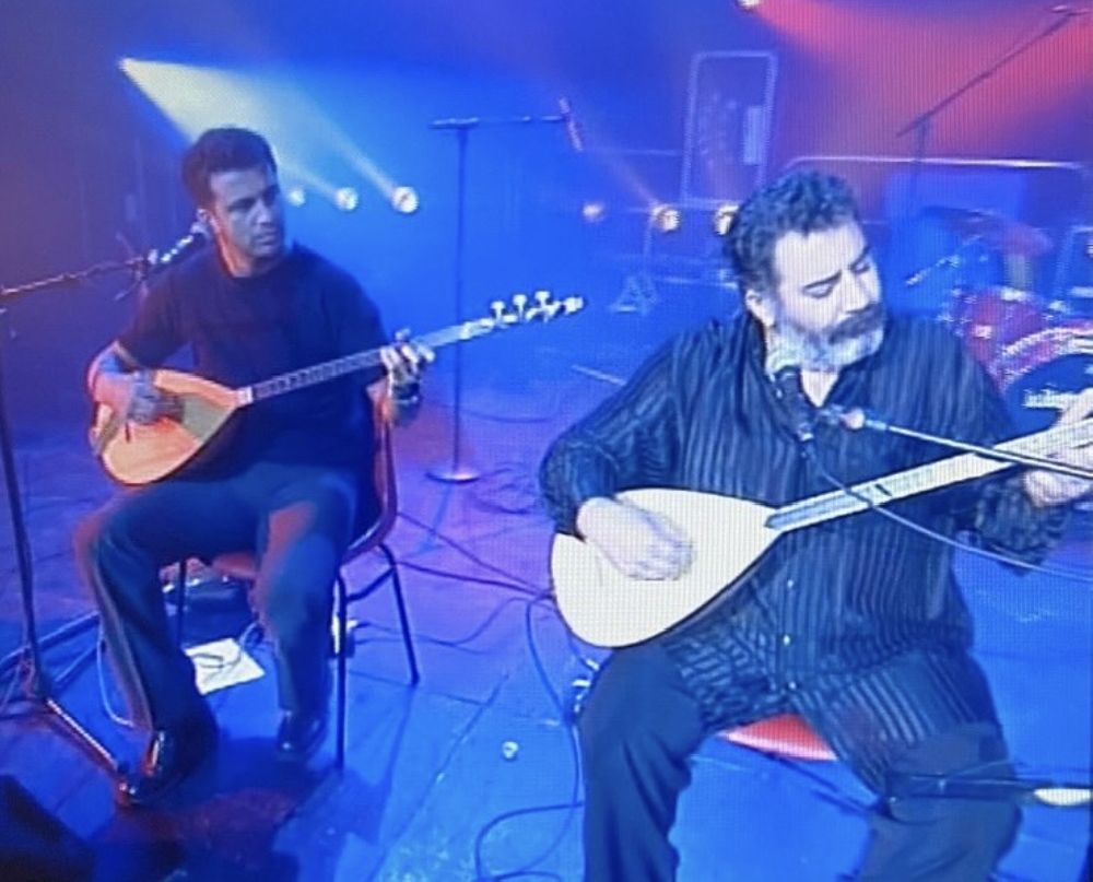 Ahmet Kaya dostlarının sesiyle AKM sahnesinde anılıyor