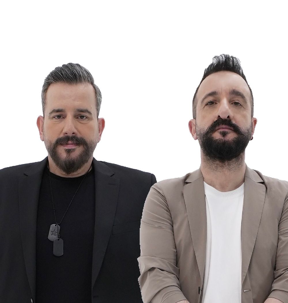 Ahmet Kaya dostlarının sesiyle AKM sahnesinde anılıyor