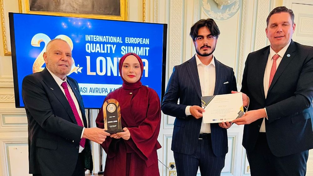 Aksuvital Londra'dan büyük ödülle döndü