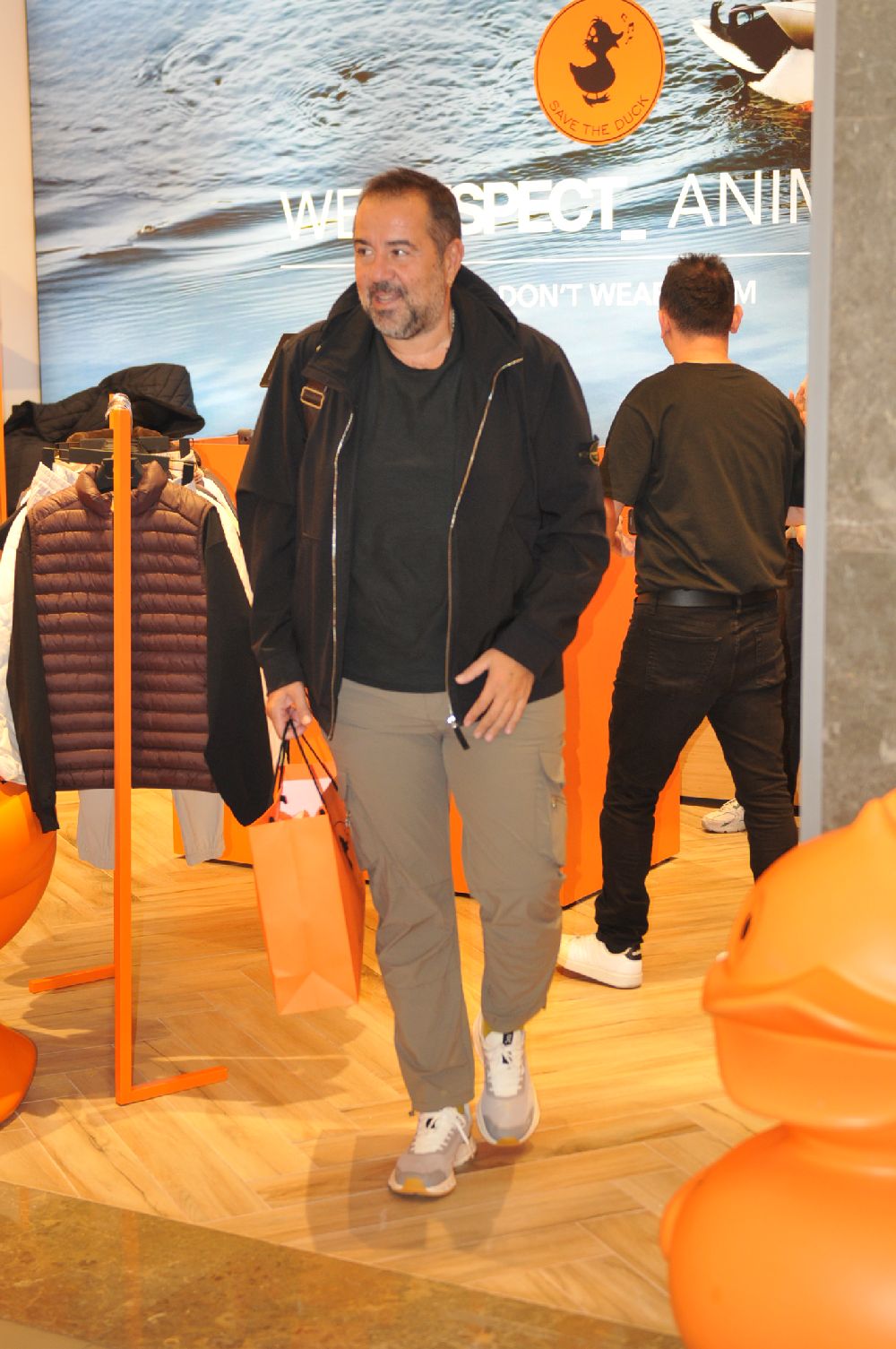 Ata Demirer'den kışlık alışveriş