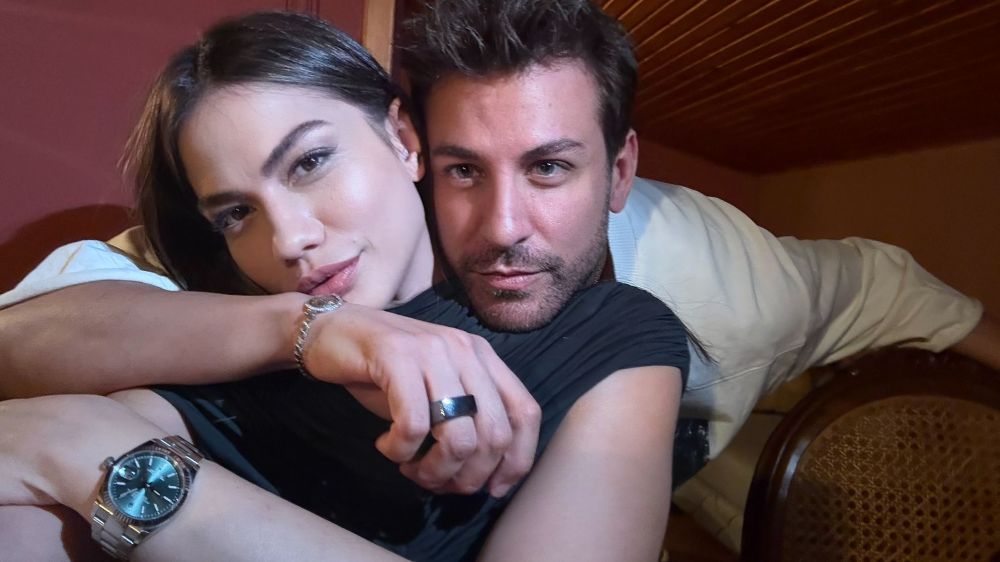 Birand Tunca doğum günü arkadaşlarıyla kutladı