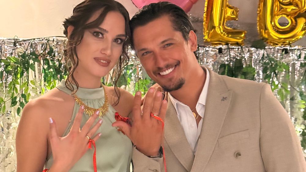 Boğaç Aksoy ile Ezgi Yaşar nişanlandı