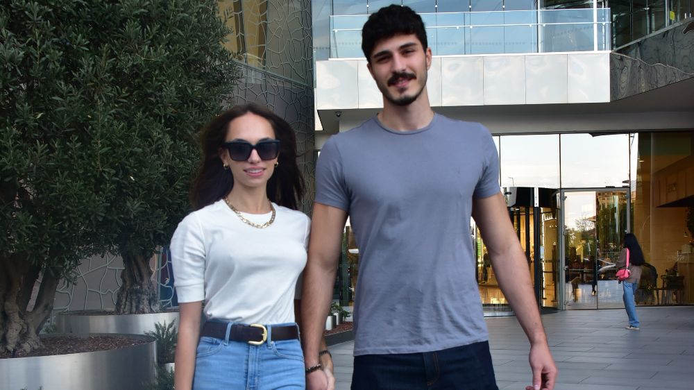 Eylül Tumbar ve Enes Koçak AVM turu yaptı