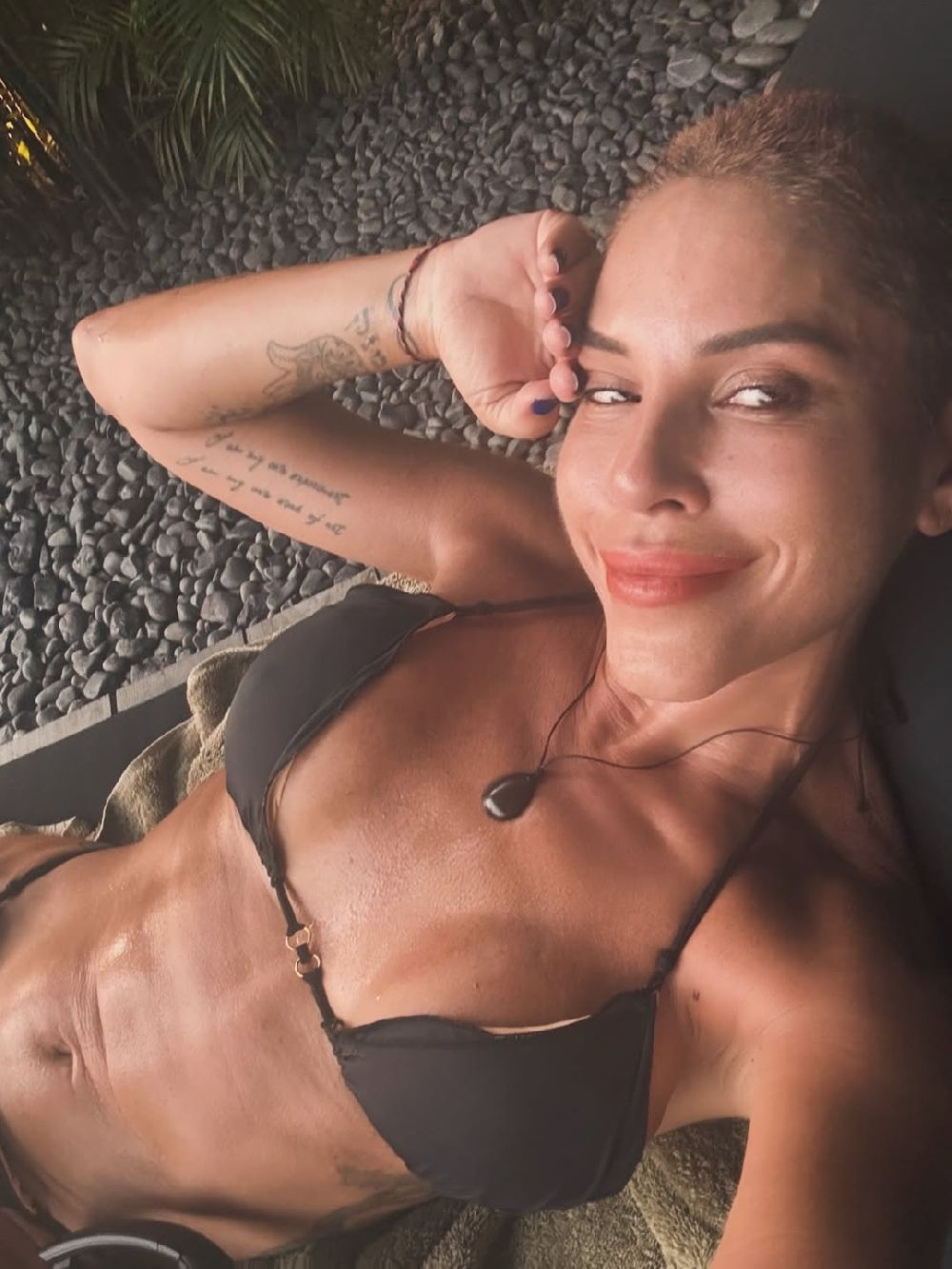 Irmak Ünal meme kanseriyle mücadele ettiğini açıkladı