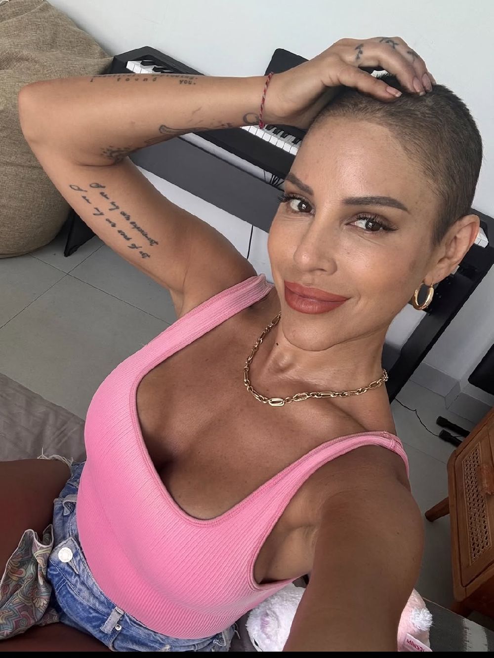 Irmak Ünal meme kanseriyle mücadele ettiğini açıkladı