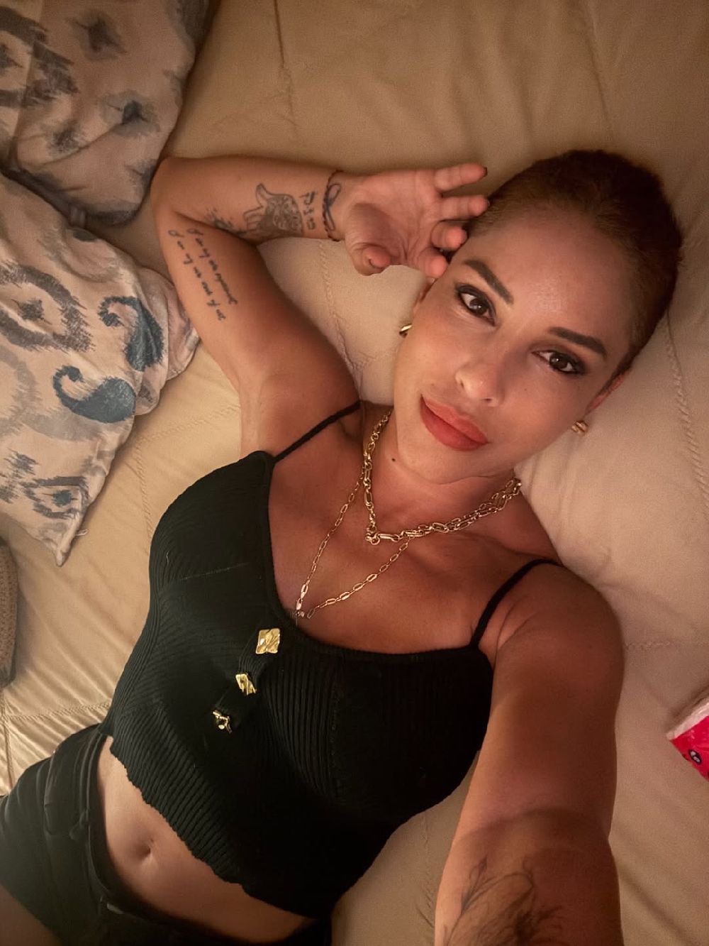 Irmak Ünal meme kanseriyle mücadele ettiğini açıkladı