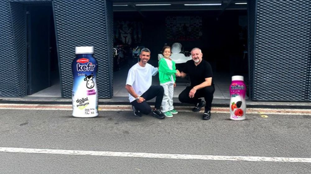 Kenan Sofuoğlu ve oğlu Zayn Sofuoğlu, kefirin yüzü oldu