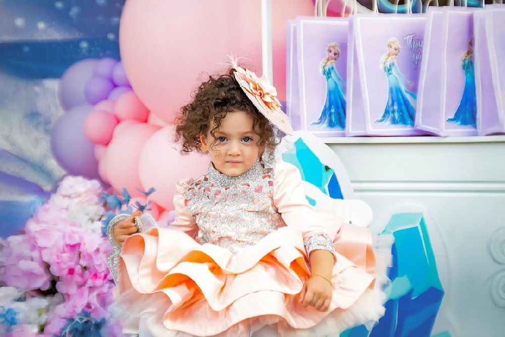 Murat Yıldırım ile Iman Elbani kızları Miray'ın doğum gününü kutladı