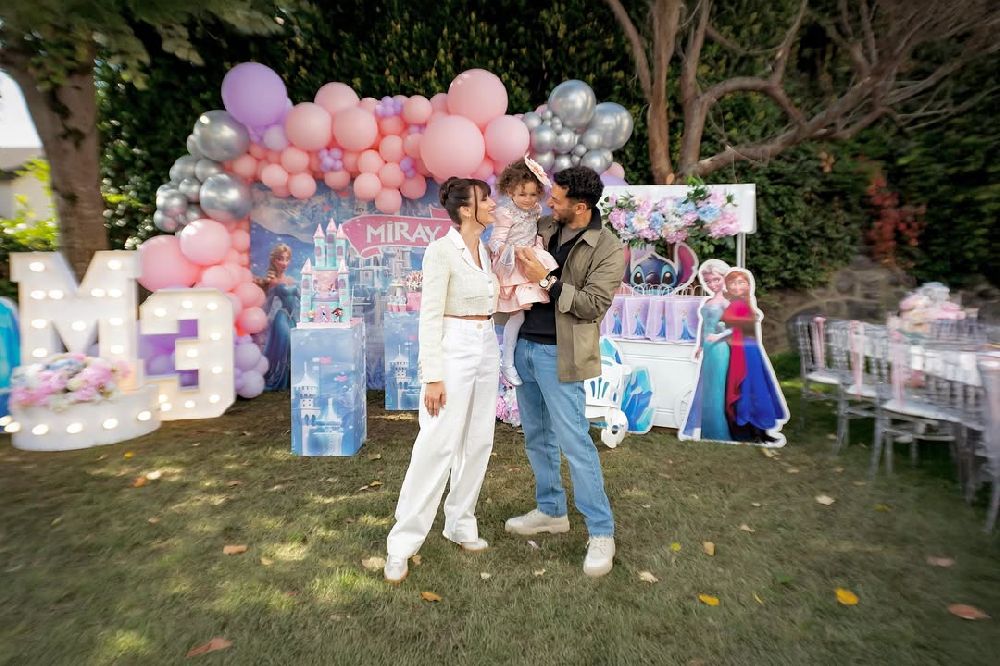 Murat Yıldırım ile Iman Elbani kızları Miray'ın doğum gününü kutladı