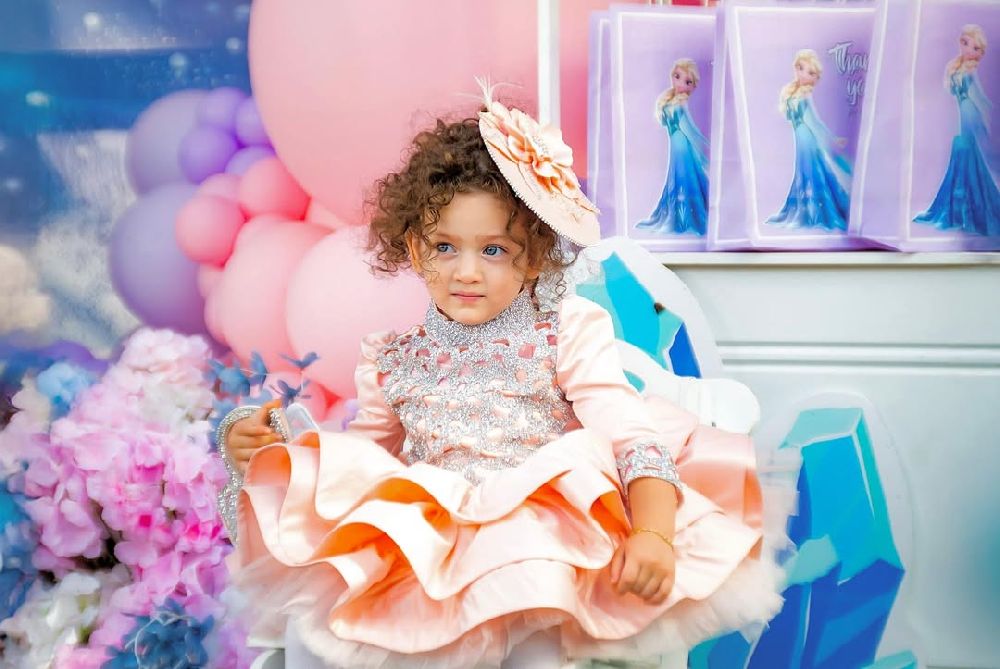 Murat Yıldırım ile Iman Elbani kızları Miray'ın doğum gününü kutladı