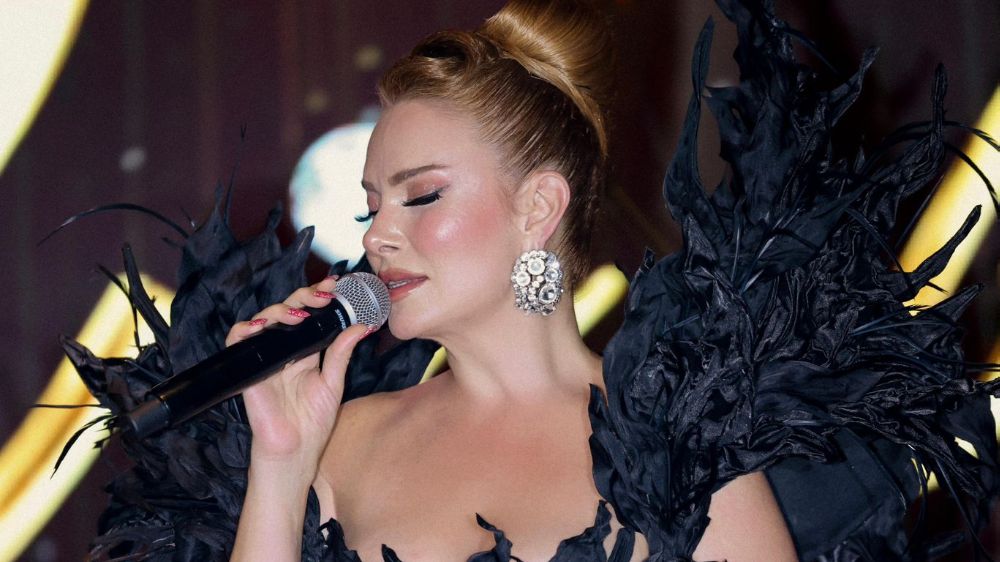 Pınar Eliçe sahnede Malefiz oldu