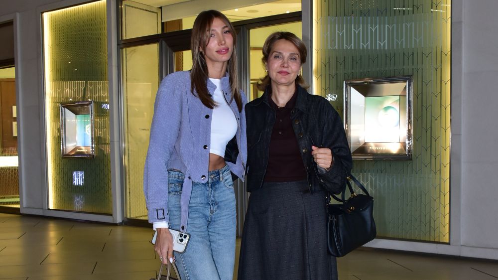 Şevval Şahin annesiyle AVM turu yaptı