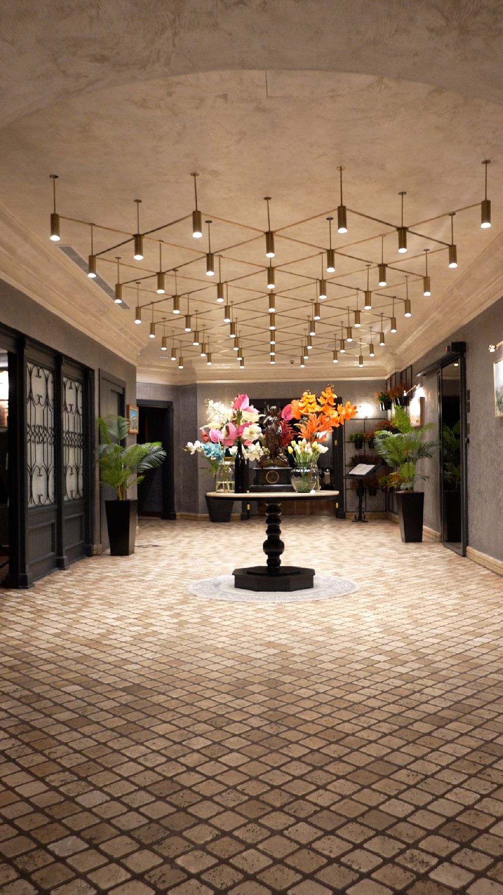 Yeni bir hikâye, aynı zarafet