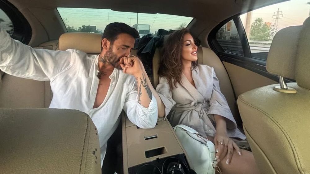 Cinsiyet değiştiren Doruk Doğrusöz sevgilisi Yaprak Karadağ ile mutluluk pozlarını paylaştı