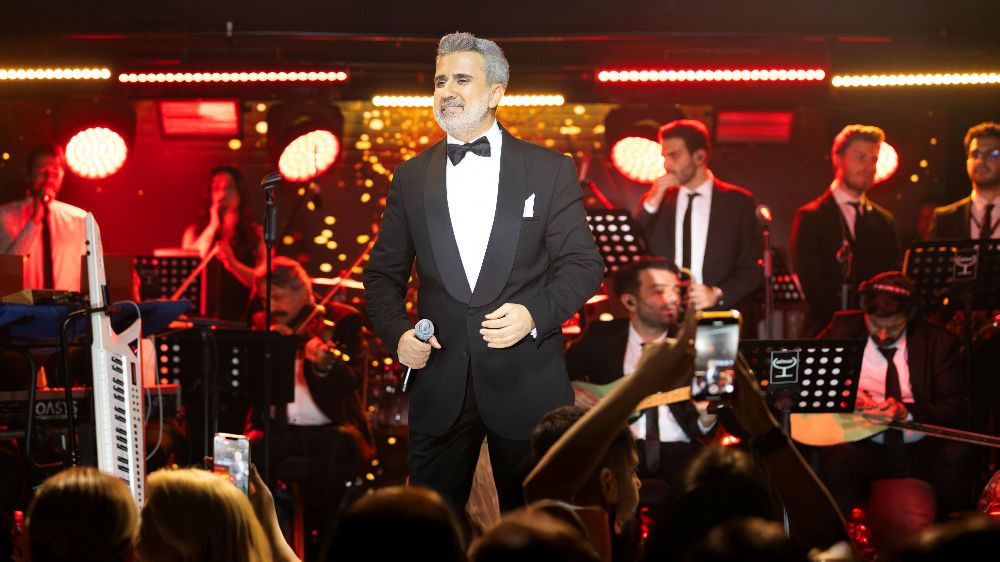 Emrah’tan duygusal gece   