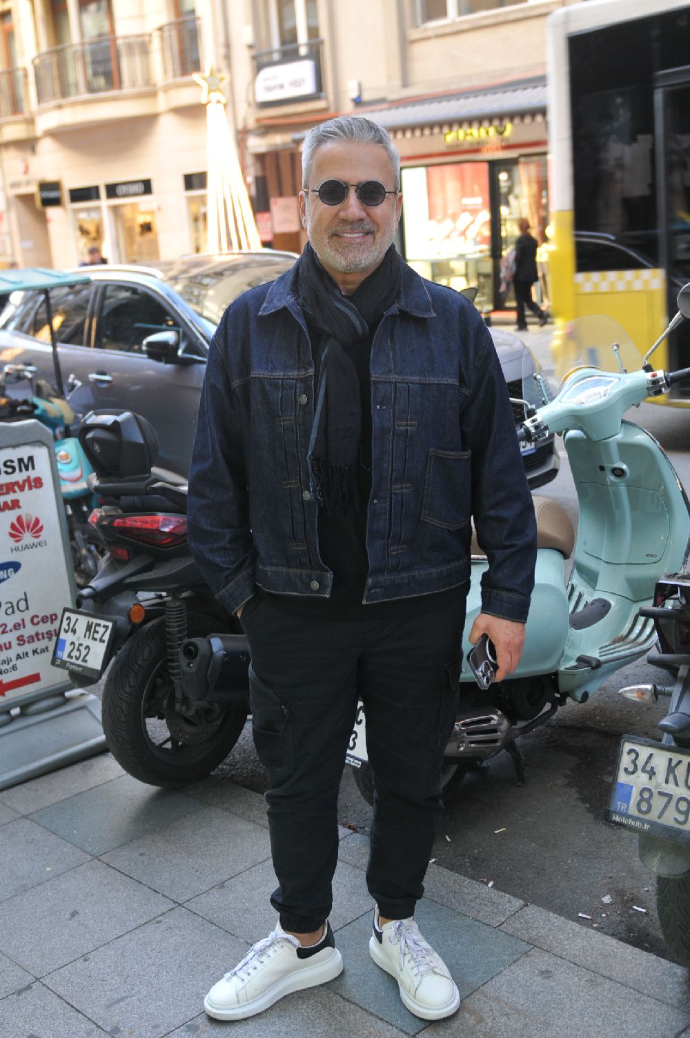 Emrah'tan hayranlarına dizi müjdesi