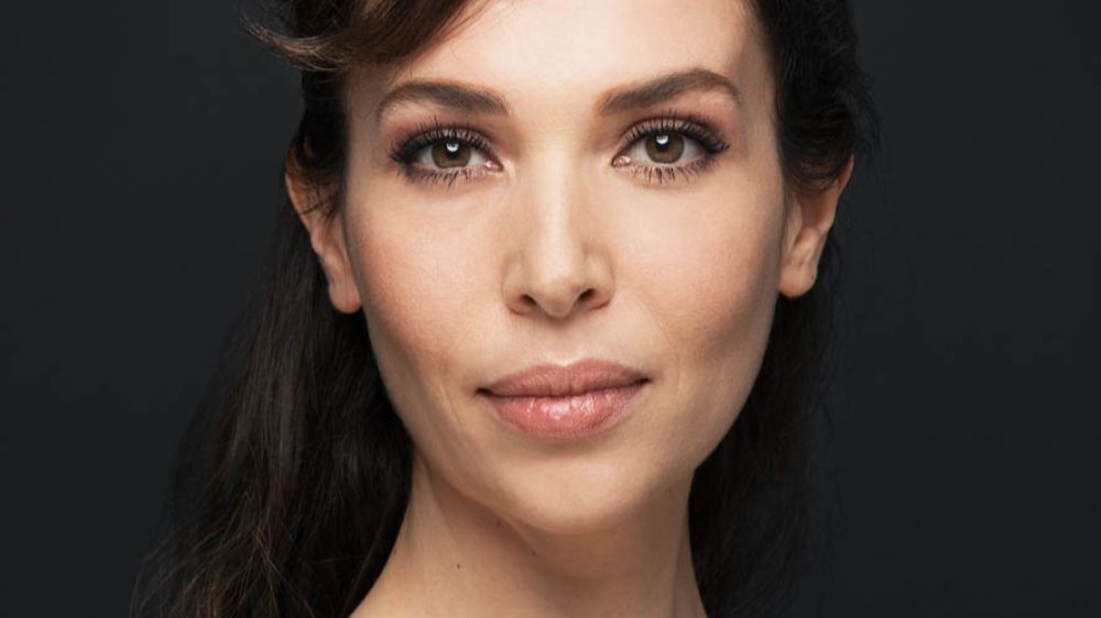 Esra Ronabar: Beni oyunculuğa babaannemin hikayeleri yönlendirdi