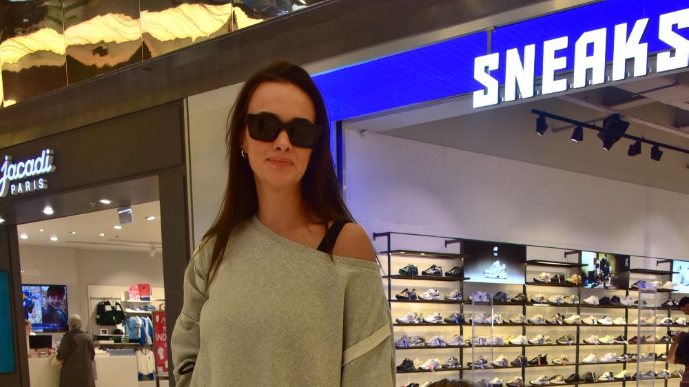 Hande Soral oğlu Ali ile AVM turu yaptı