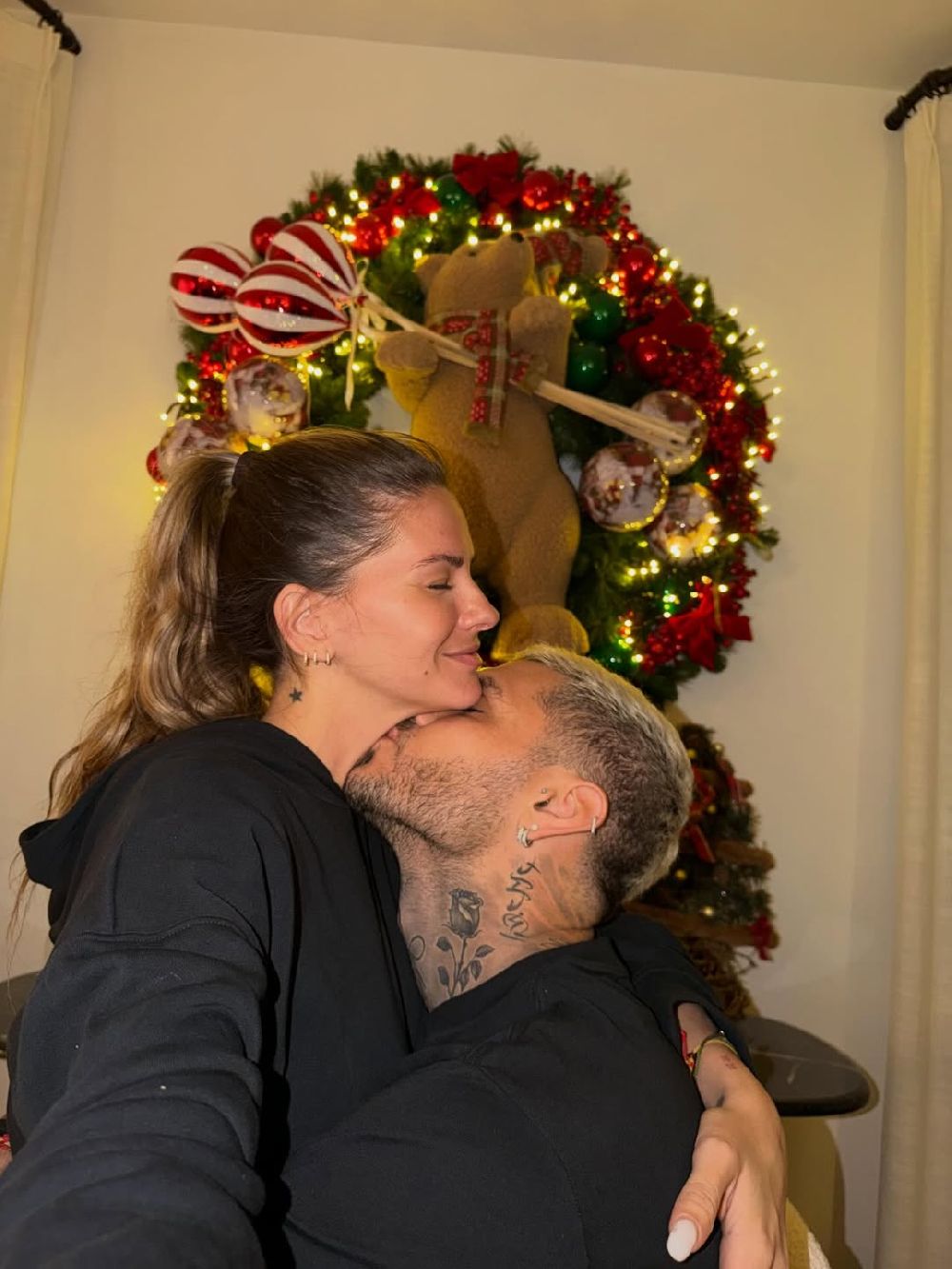 Mauro Icardi'den sevgilisi sevgilisi China Suarez'e sürpriz hediye