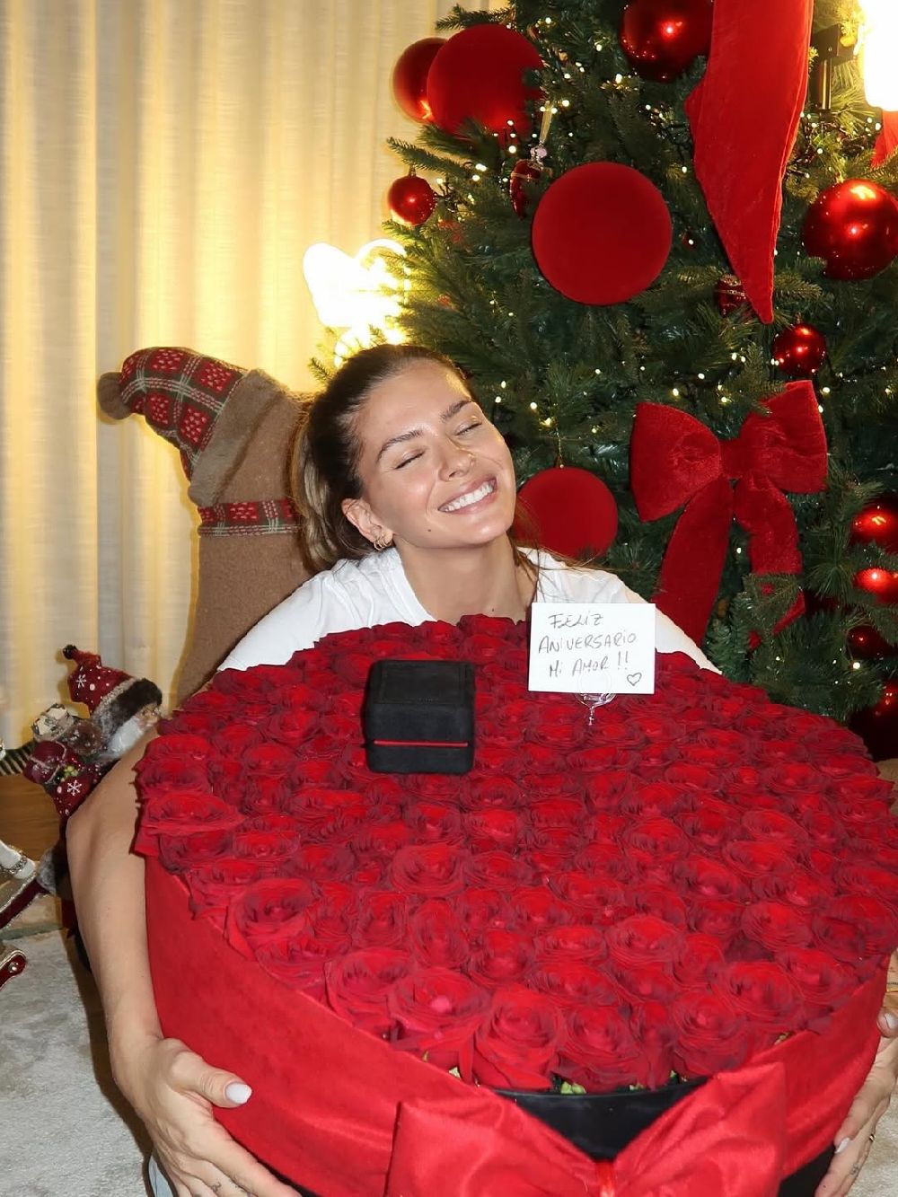 Mauro Icardi'den sevgilisi sevgilisi China Suarez'e sürpriz hediye