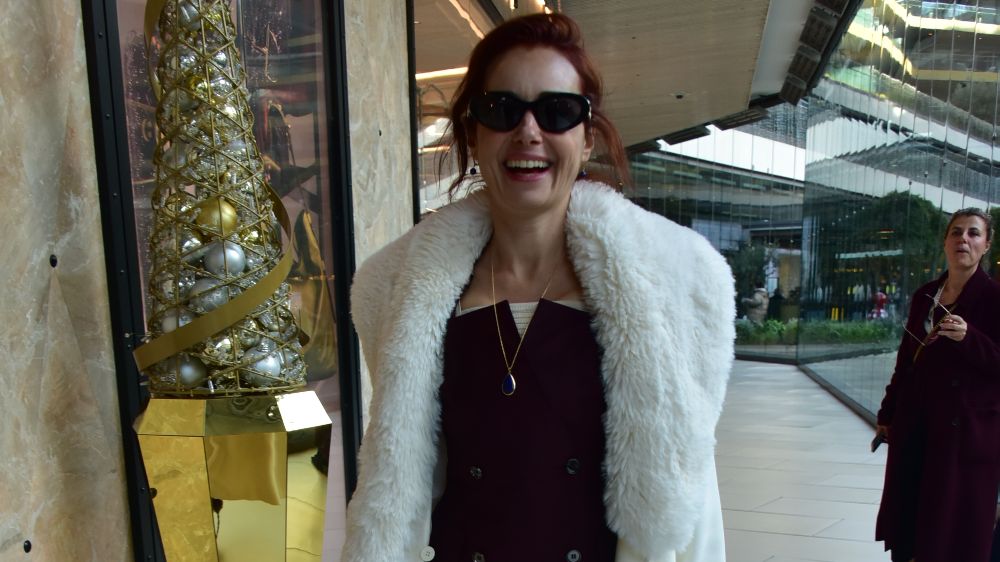 Özgü Namal'ın AVM tarzı!