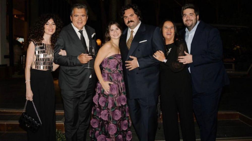 Sarper Özlenir ve Aslı Aydede nişanlandı