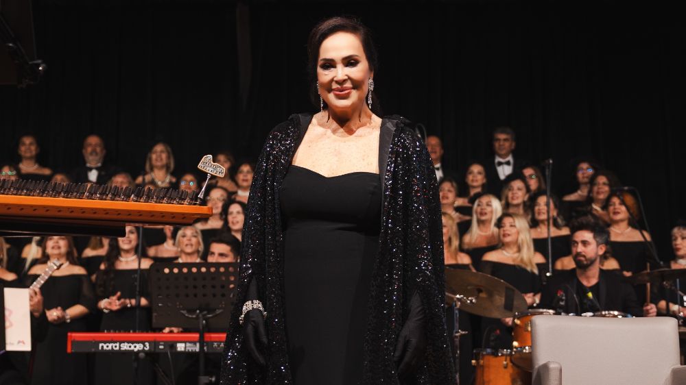 Türkan Şoray’a Bostanlı'da saygı duruşu