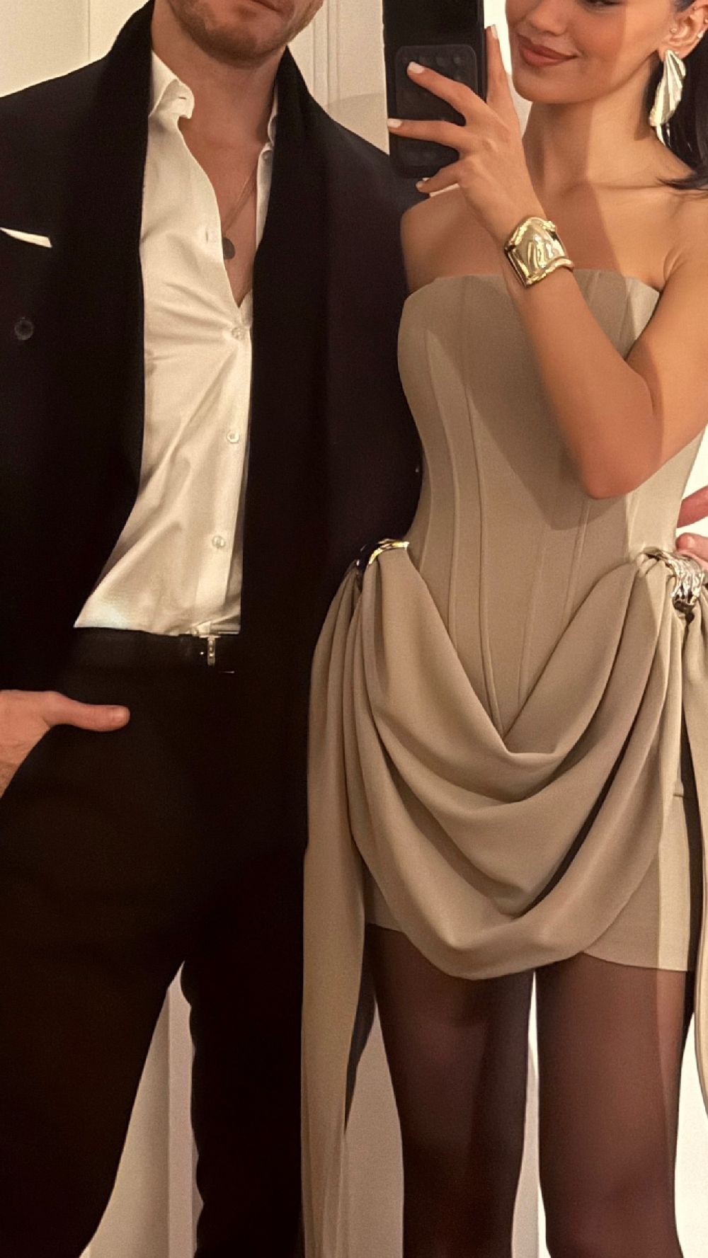 Ünlü çift Selin Yağcıoğlu ve Kerem Bürsin aşkını ilan etti