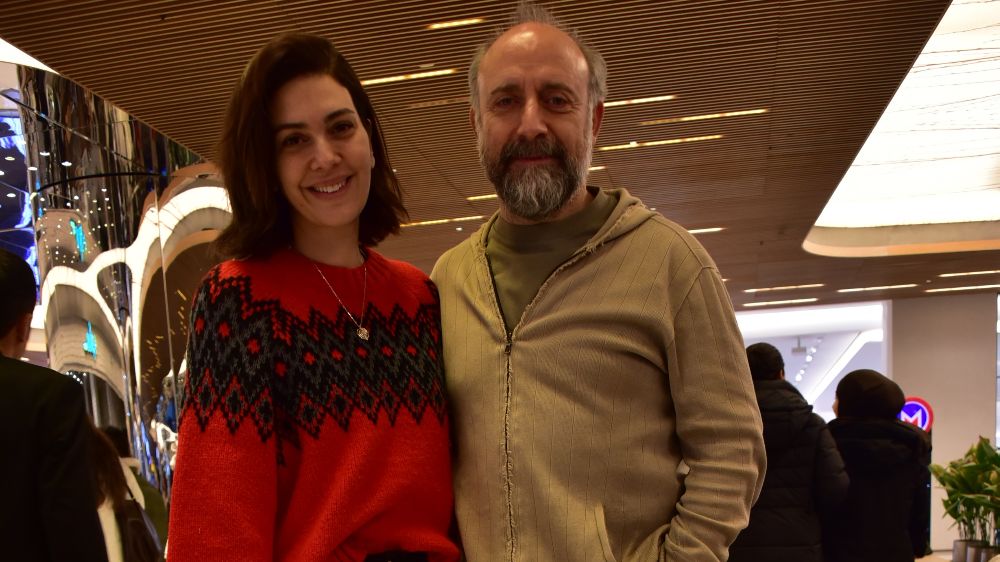Bergüzar Korel ve Halit Ergenç'in alışveriş turu
