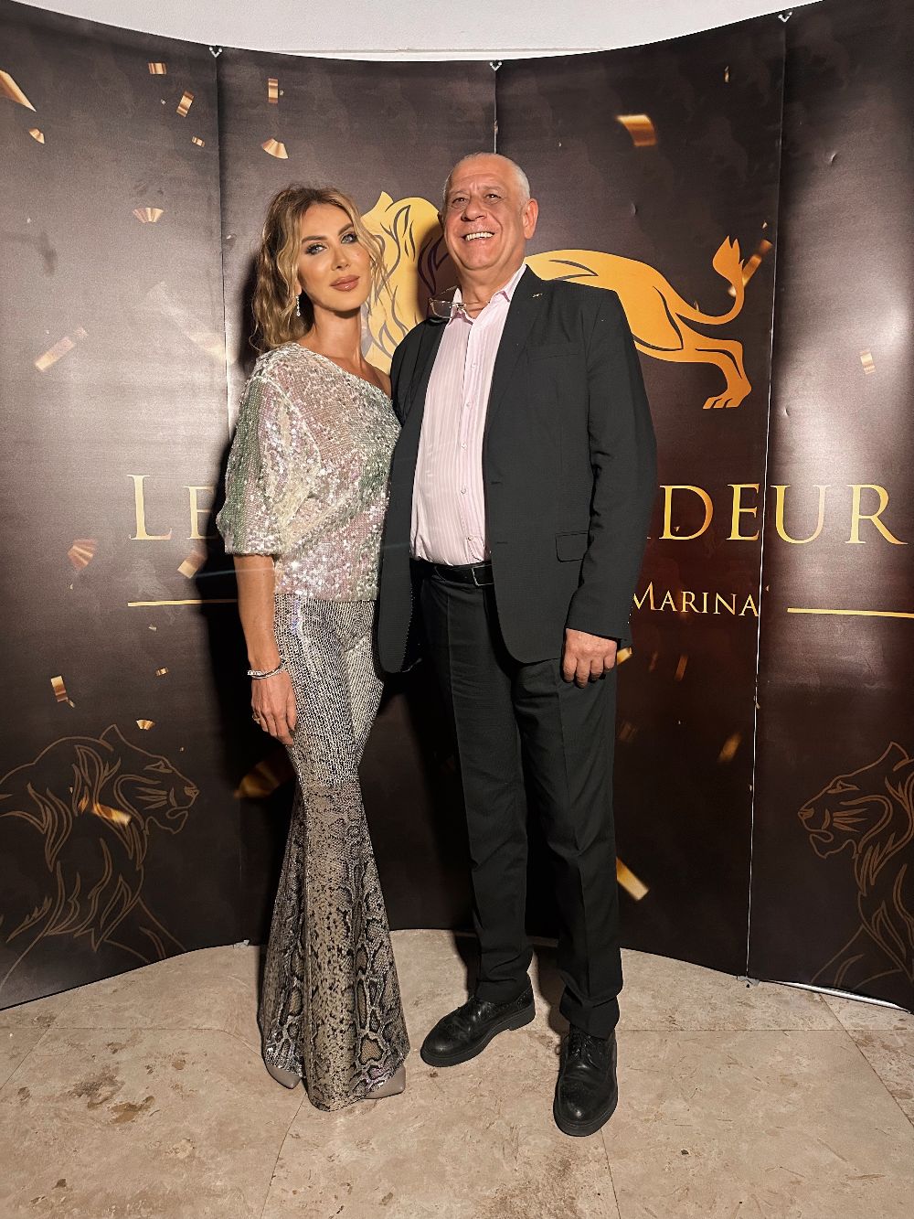 Koray Avcı’dan sahneye para atan hayranına tepki!