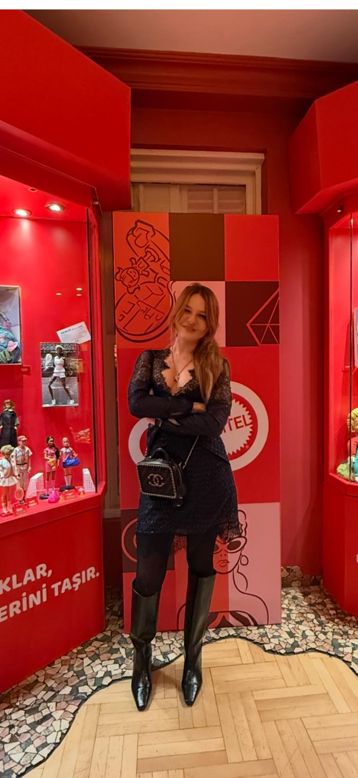 Naz Elmas Oyuncak Müzesi’nde neşesiyle göz doldurdu