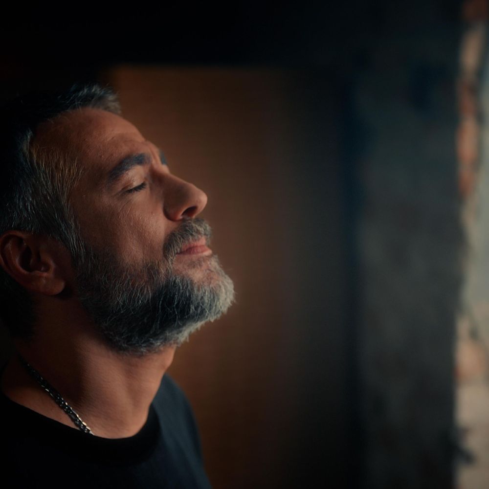 Resul Dindar’dan yüreklere işleyen aşk şarkısı