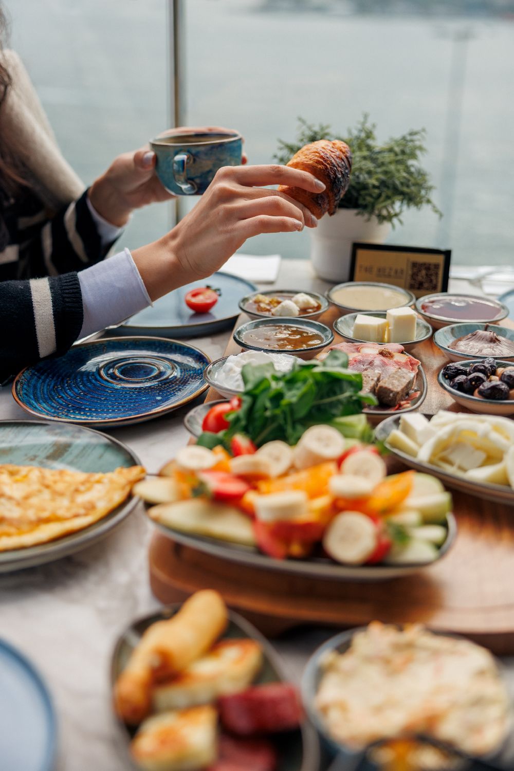 The Wings Hotels teraslarında Boğaz manzaralı bir gastronomi deneyimi